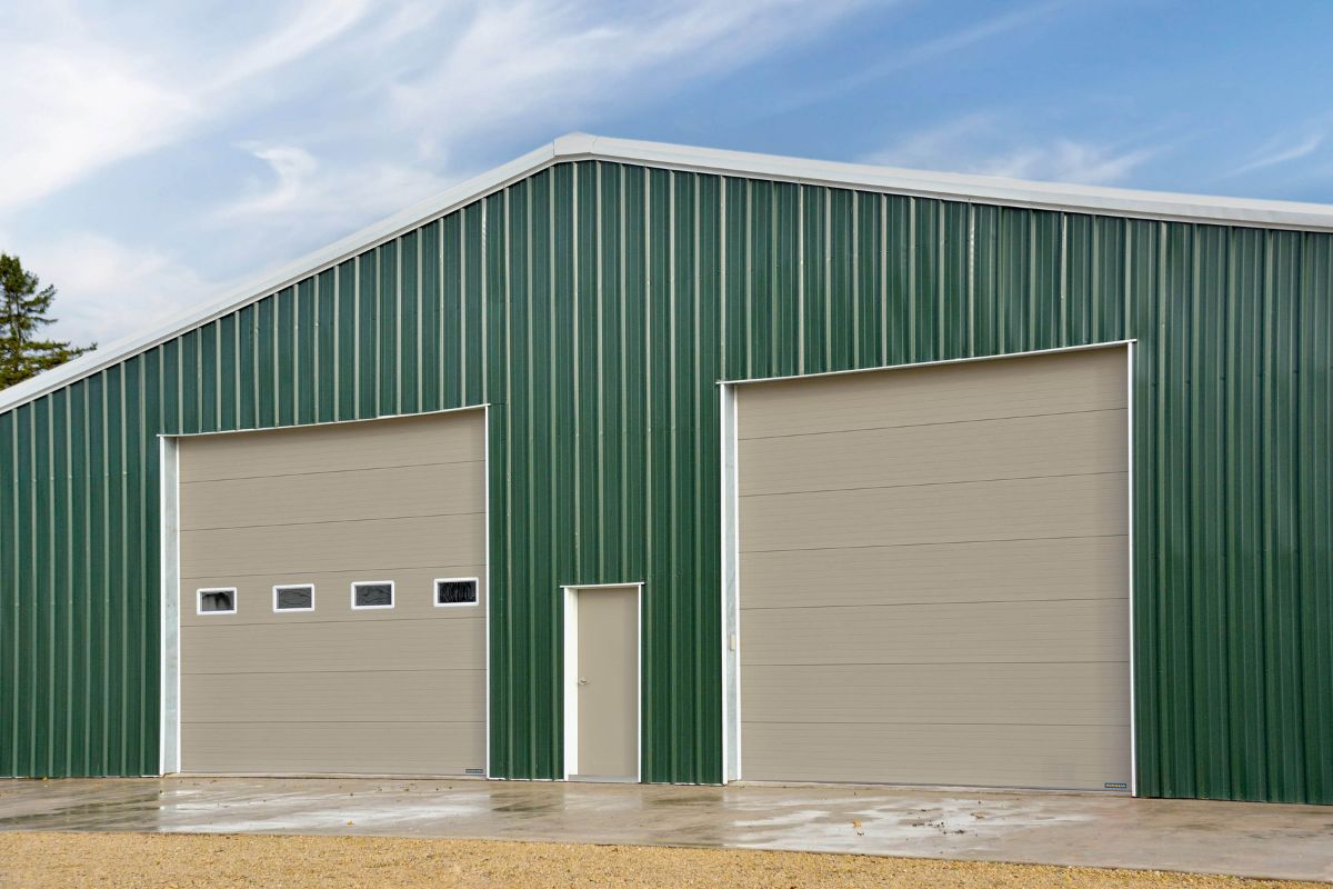 Industrial roller door